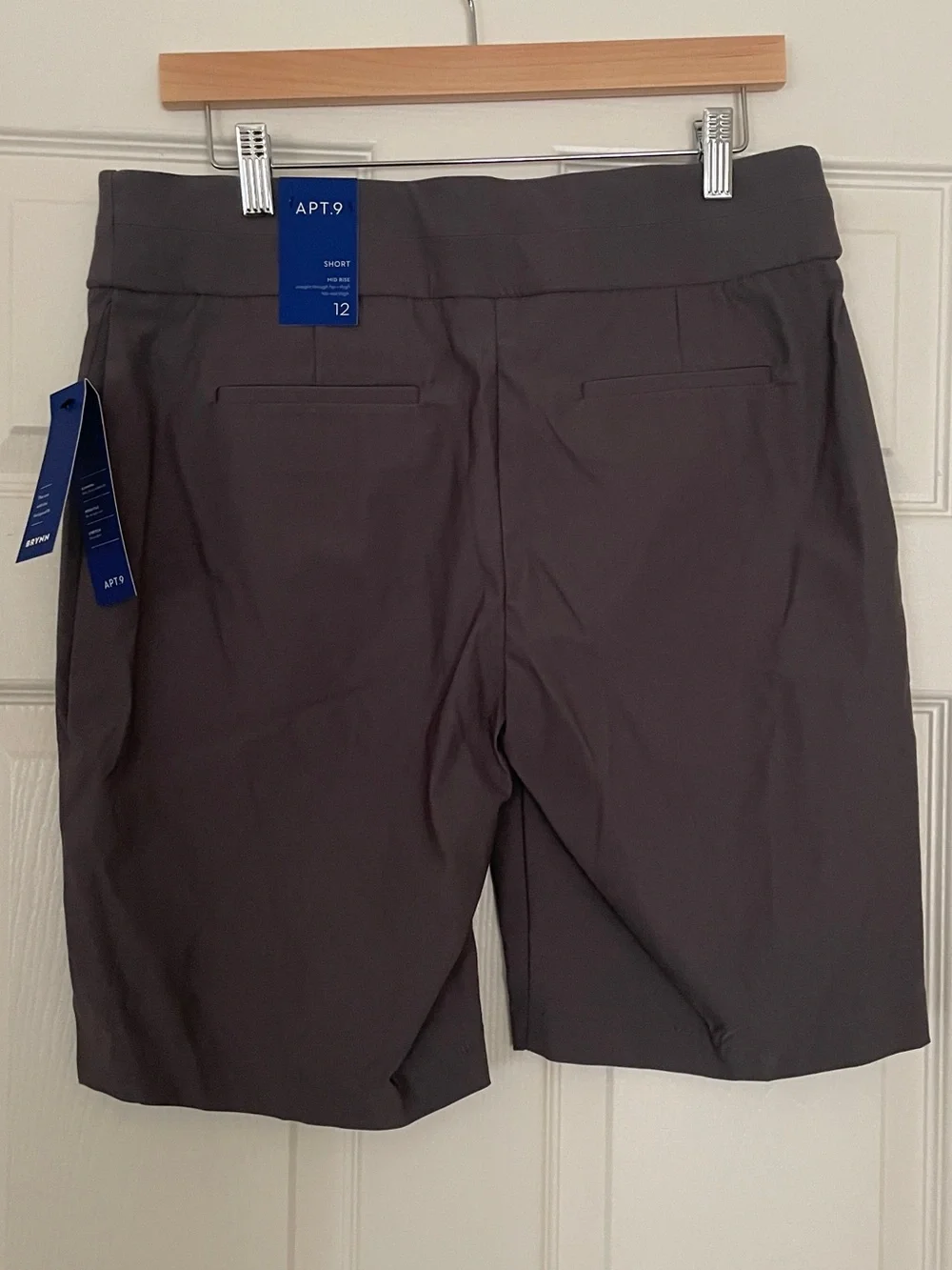 🩳 Apt. 9 Gray Stretch Brynn Bermuda Shorts 🩳 - Picture 3 of 6